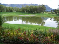 “Camaradería, espíritu deportivo y un bello campo de golf…”