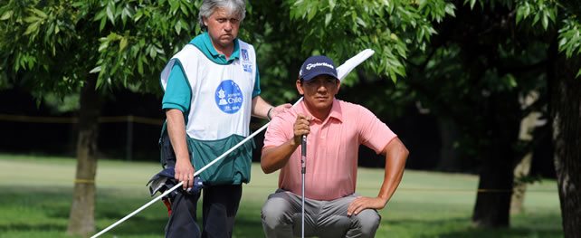 SANTIAGO, CHILE - NOV. 22, 2013: César Costilla of Argentina during the second round of the Abierto de Chile at the Club de Golf Los Leones. / El argentino César Costilla durante la segunda ronda del Abierto de Chile en el Club de Golf Los Leones.