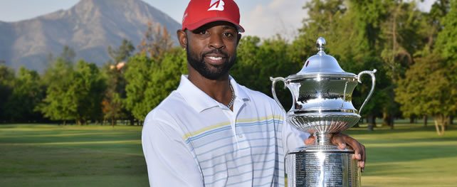 SANTIAGO, CHILE - NOV. 24, 2013: Timothy O'Neal of Savannah, Georgia poses with the trophy after winning the 87th Abierto de Chile at the Club de Golf Los Leones on Sunday. O'Neal won the event by making eagle on the first hole of a sudden death playoff. / El estadounidense Timothy O'Neal posa con el trofeo después de ganar el Abierto de Chile en el Club de Golf Los Leones este domingo. O'Neal ganó el evento haciendo águila en el primer hoyo de un desempate.