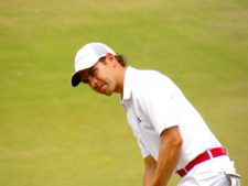 Price se separa por uno en el Web.com Panamá Claro