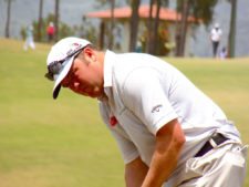 Price se separa por uno en el Web.com Panamá Claro