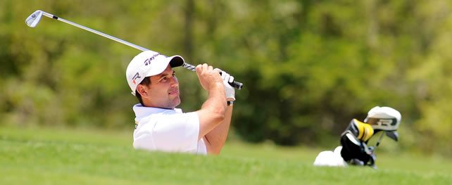 GUADALAJARA, MEXICO MAR 20, 2014: El mexicano Roberto Díaz, en acción en una imagen de archivo, presentó una tarjeta de 8-bajo par 63 esta mañana en la primera ronda del TransAmerican Power Products CRV Open en Las Lomas Golf Club.