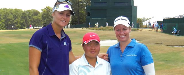 Sueca Anna Nordqvist (27 años), surcoreana aficionada Naranqyi Bae (14) y estadounidense Brittany Lincicome (28) en la misma competencia
