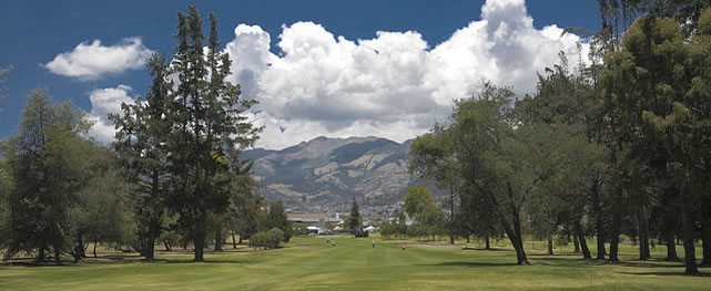 QUITO, ECUADOR (SEP. 23, 2014) - Una vista del hoyo 18 del campo del Quito Tenis y Golf Club en donde este jueves dará inicio el All You Need is Ecuador Open. Este noveno torneos de la temporada 2014 del PGA TOUR Latinoamérica es el primero que el Tour ha celebrado en Ecuador. (Enrique Berardi/PGA TOUR)