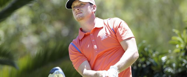 QUITO, ECUADOR (SEP. 26, 2014) El estadounidense Tyler McCumber pega su tiro de salida en el hoyo 13 durante la segunda ronda del All You Need Is Ecuador Open en el Quito Tenis y Golf Club. (Enrique Berardi/PGA TOUR)