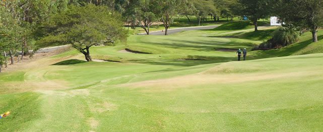 QUITO, ECUADOR (ENE. 13, 2014) - Vista del par-tres hoyo 17 del campo de Arrayanes Country Club durante la ronda de práctica previa a la Copa Mitad del Mundo - Gran Final de la Serie de Desarrollo del PGA TOUR Latinoamérica. Foto: PGA TOUR