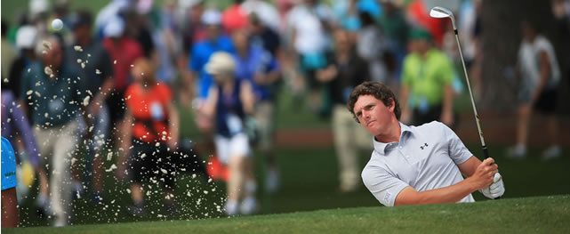 Matias Dominguez of Chile hits out of a bunker during Practice Round 2 for the Masters at Augusta National on Tuesday, April 7, 2015 (foto cortesía © Augusta National 2015)