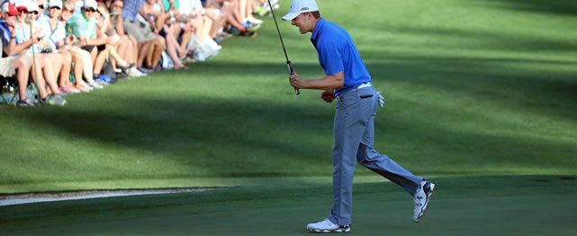 Jordan Spieth reacts to his birdie putt on the No. 16 during the third round of the Masters at Augusta National on Saturday, April 11 (cortesía © Augusta National 2015)