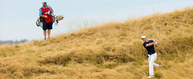 Defending U.S. Open champion Martin Kaymer, of Germany, opened his title defense with a 2-over 72 (cortesía USGA)