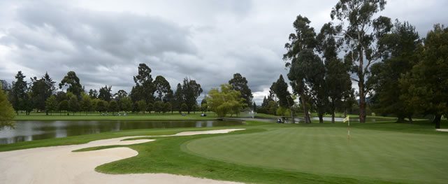 BOGOTA, COLOMBIA - SEP. 15, 2015: Una vista del hoyo 18 del Club Campestre El Rancho durante la ronda de práctica de este martes previo al Volvo Colombian Classic presentado por Arturo Calle en Bogotá, Colombia. (Enrique Berardi/PGA TOUR)