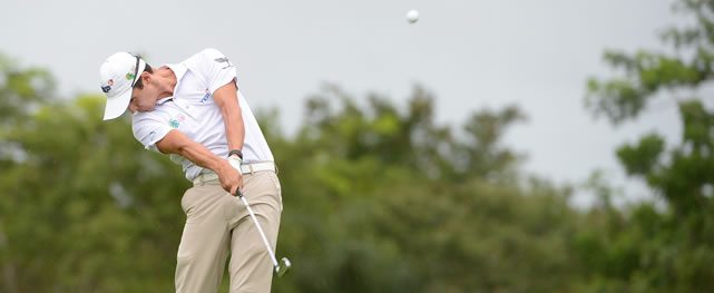 MERIDA, MEXICO - OCT. 17, 2015: Daniel Stapff de Brasil pega su segundo tiro desde el fairway del hoyo 1 la tarde de este sábado en la tercera ronda del Mundo Maya Open presentado por Heineken, evento del PGA TOUR Latinoamérica que se desarrolla en el Yucatán Country Club en Mérida, Yucatán, México. (Enrique Berardi/PGA TOUR)
