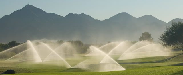 Manejo del recurso “agua” en los campos de golf (cortesía www.dinero.com)