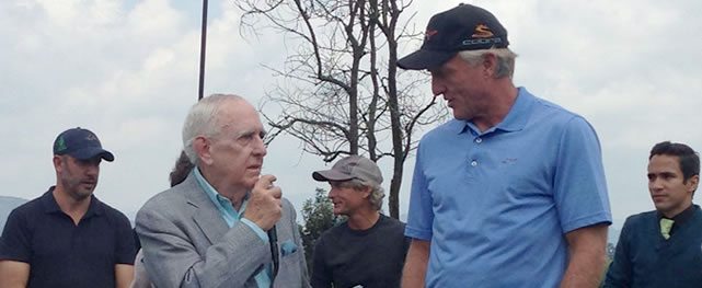 Greg Norman con Luis Eduardo Palacio el Pdte. del club (cortesía Ma. Socorro Fernández Casas)