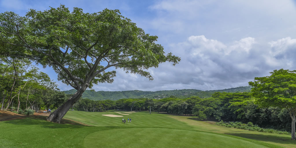 TOLA, NICARAGUA - AUGUST 30, 2016: Scenic shot of the 17th hole during practice for the PGA TOUR Latinoamérica's Flor de Caña Open presented by The Mortgage Store at Guacalito de la Isla. (Enrique Berardi/PGA TOUR)