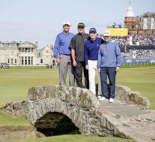 Escenas de un viernes interrumpido pero de gran colorido (cortesía R&A-R&A via Getty Images)