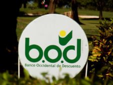 Otto Solís ganó e igualó récord en X Abierto Sambil de Golf