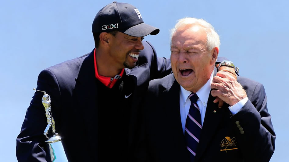 Tiger Woods y Arnold Palmer (cortesía amny.com)