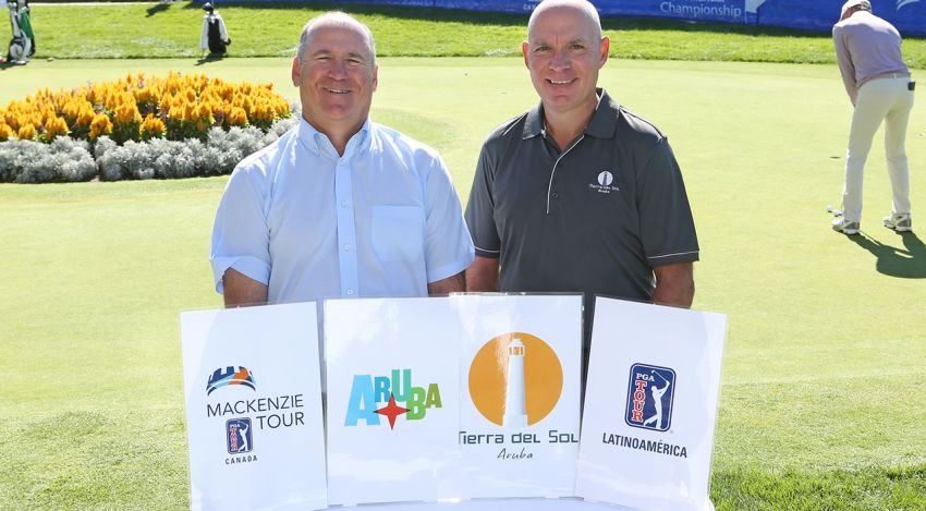 Jeff Monday, presidente del Mackenzie Tour – PGA TOUR Canada y Michael Mattalo, director de Tierra del Sol Resort and Country Club. (Claus Andersen/PGA TOUR)