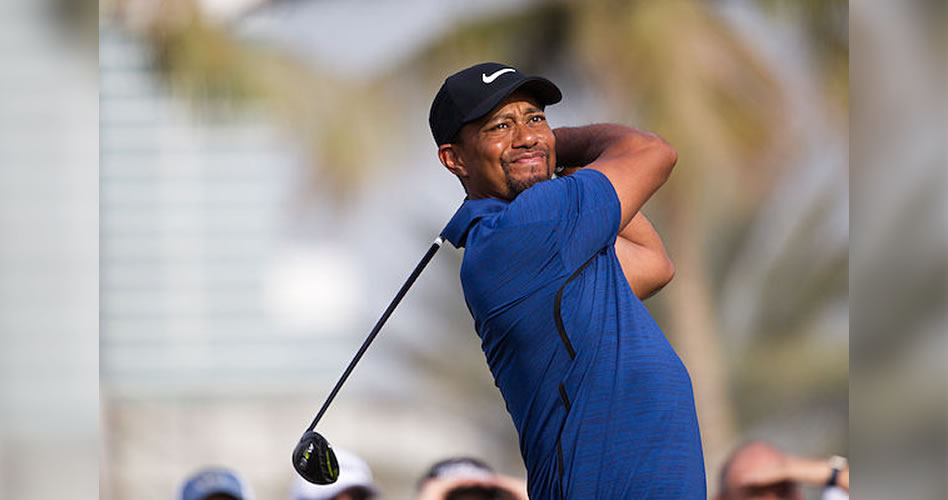 Tiger Woods se retira en Dubai antes de salir a jugar la segunda ronda (cortesía Golffile | Fran Caffrey)