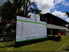 Daniele Cabriles arriba por uno sobre Denis Meneghini, en la primera ronda del Abierto Lagunita Country Club