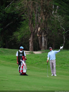 Daniele Cabriles arriba por uno sobre Denis Meneghini, en la primera ronda del Abierto Lagunita Country Club