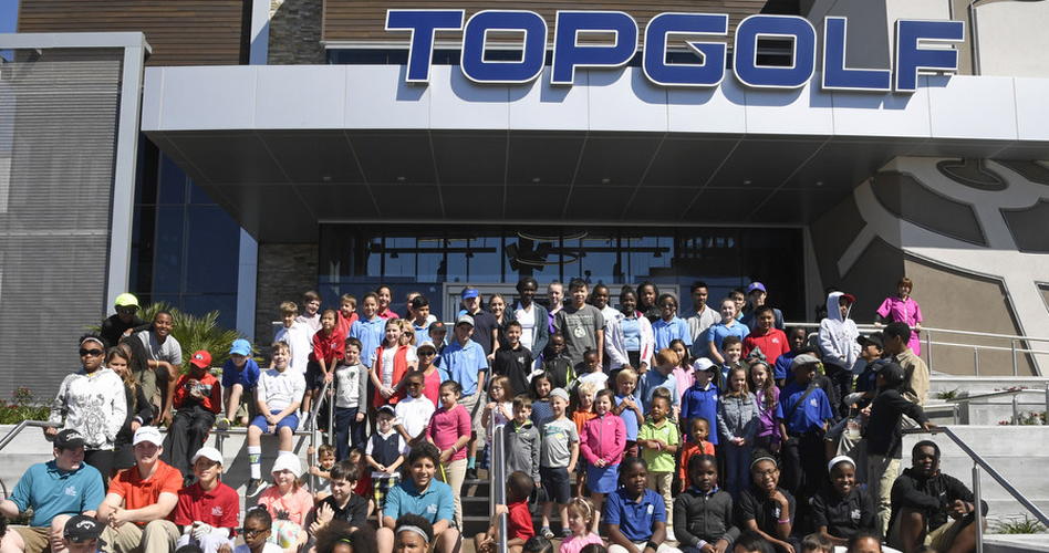 De noche o de día, TOPGOLF es la diversion total para todas las edades (cortesía SGB Media)