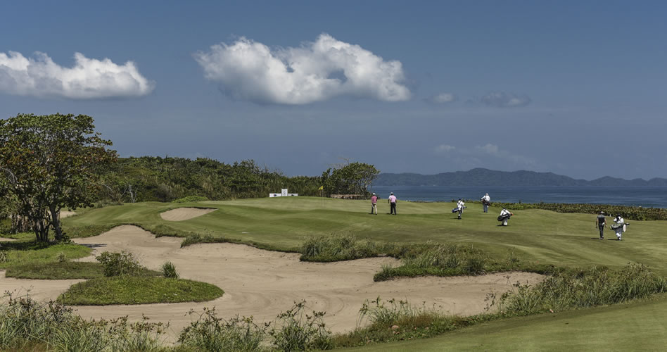 ANTIGUA, GUATEMALA - MAR. 17, 2017: Panorámica del hoyo 12 del Indura Beach and Golf Resort, sede del Honduras Open. El cuarto torneo de la temporada 2017 se disputa del 23 al 26 de marzo. (Enrique Berardi/PGA TOUR)