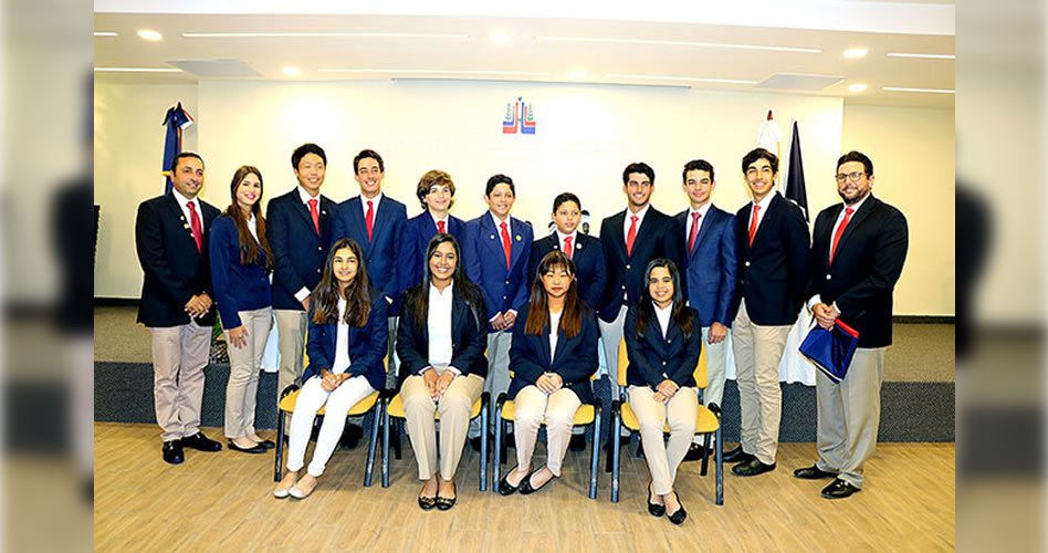 Integrantes de la selección juvenil de golf dominicano, quienes participarán en los Campeonatos Juveniles del Caribe en Trinidad & Tobago en julio próximo