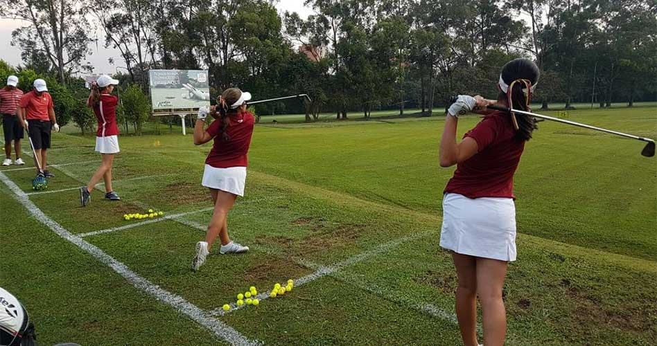 Selección venezolana femenina entrenando en Colombia para Sudamericano Juvenil