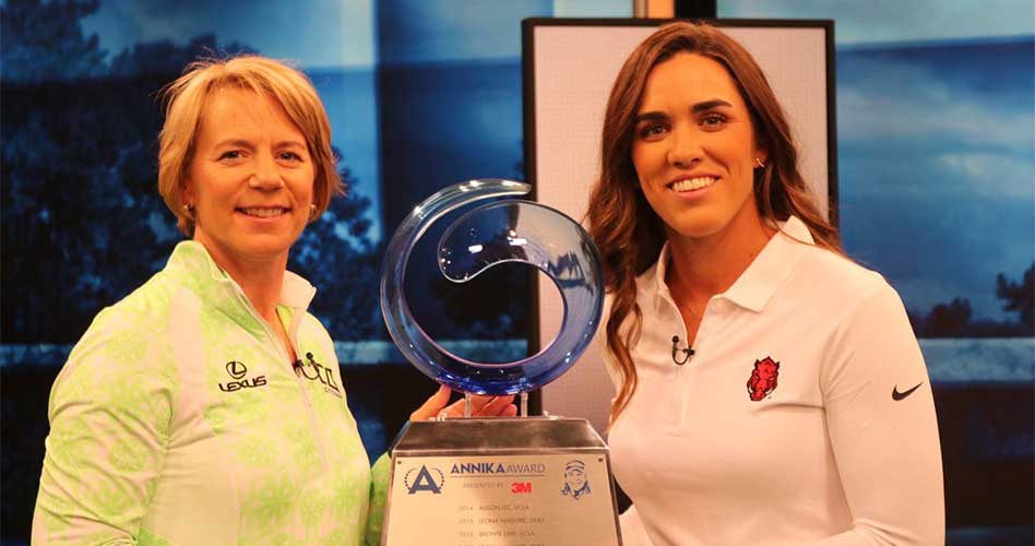 Annika y María Annika, considerada la mejor golfista en la historia, premia a la mexicana Fassi. (Foto: Cortesía: Annika Foundation.)