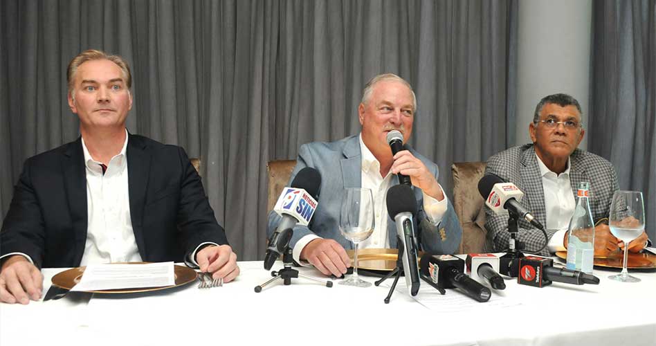 Jason Kycek (Senior Vice President of Sales & Marketing de Casa de Campo), Mark Lawrie (Director The R&A para Latinoamérica y el Caribe) y Rafael Villalona (Presidente de la Federación Dominicana de Golf). / Gentileza FEDOGOLF.