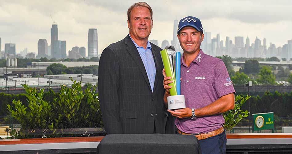 Steve Goulart, Vicepresidente Ejecutivo y Director de Inversiones de MetLife, junto a Kevin Kisner, miembro del PGA TOUR y campeón del MetLife MatchUp 2019. (PGA TOUR)