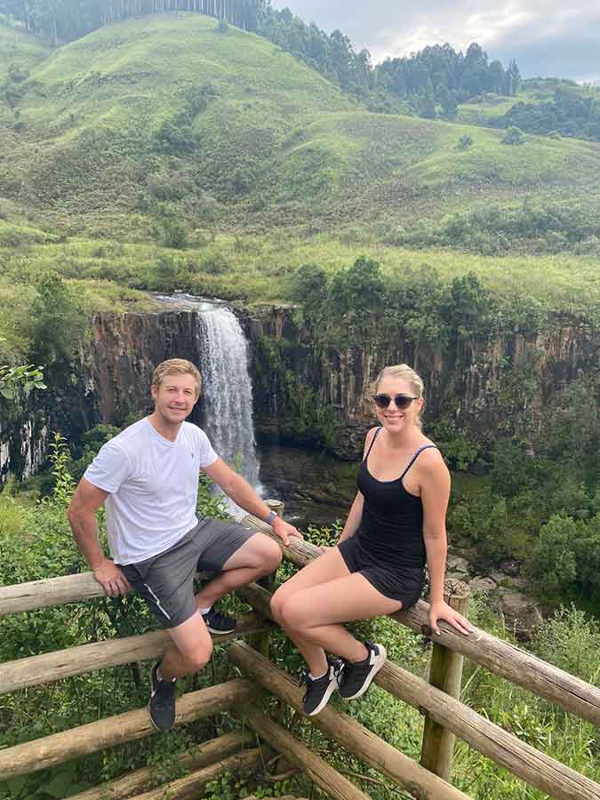 Victor Lange y su novia Gabriella